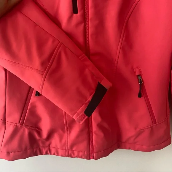 The North Face Women’s Peach/Pink Insulated Winter Jacket. Size medium - Picture 2 of 9